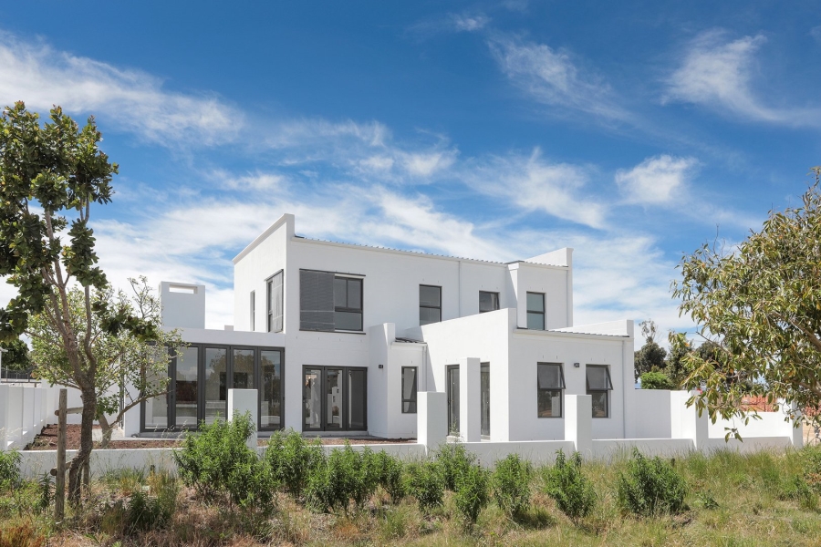  Bedroom Property for Sale in Croydon Gardens Estate Western Cape